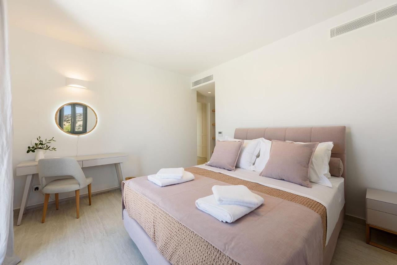 Villa Complex White And Rocks Парос Екстериор снимка