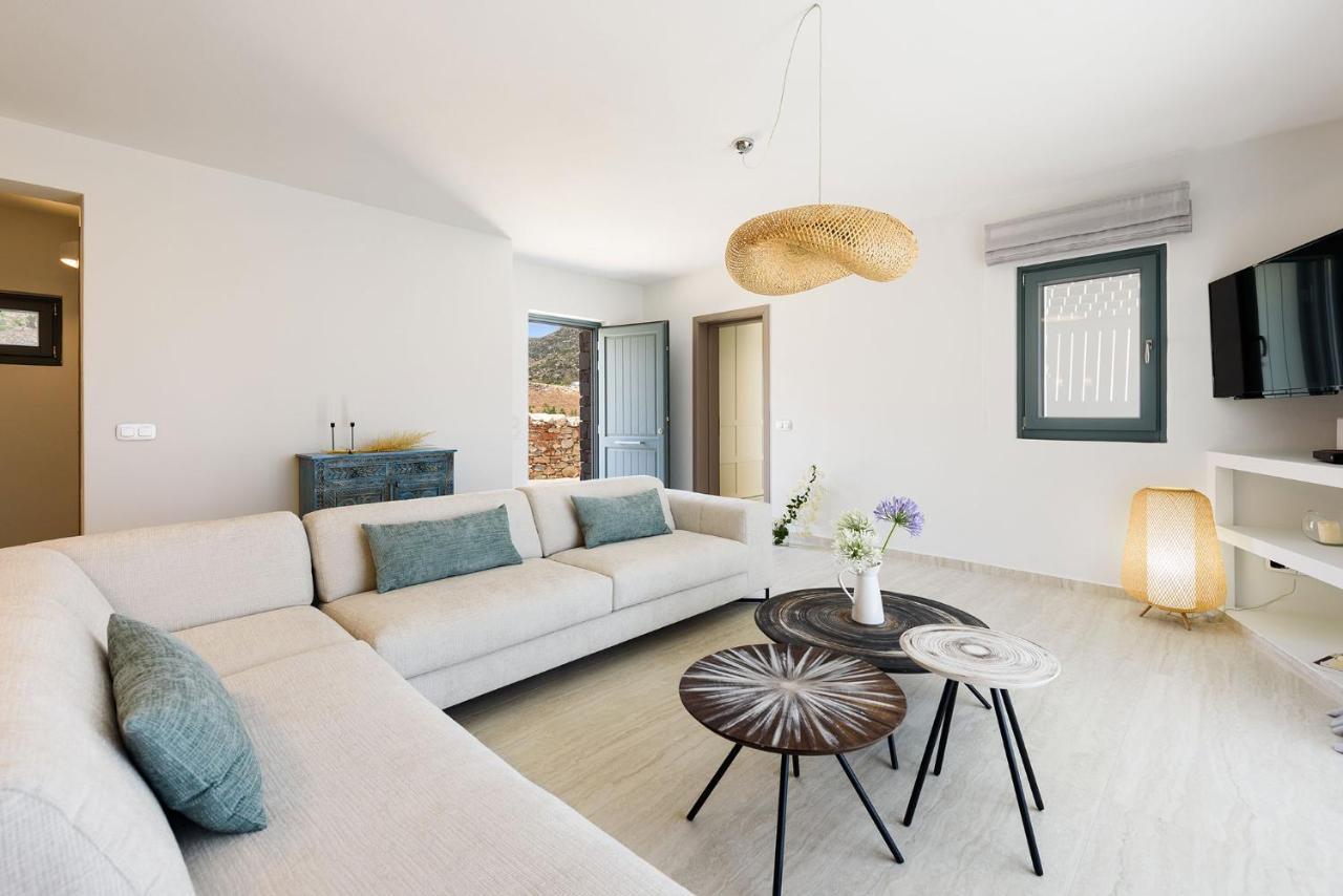 Villa Complex White And Rocks Парос Екстериор снимка