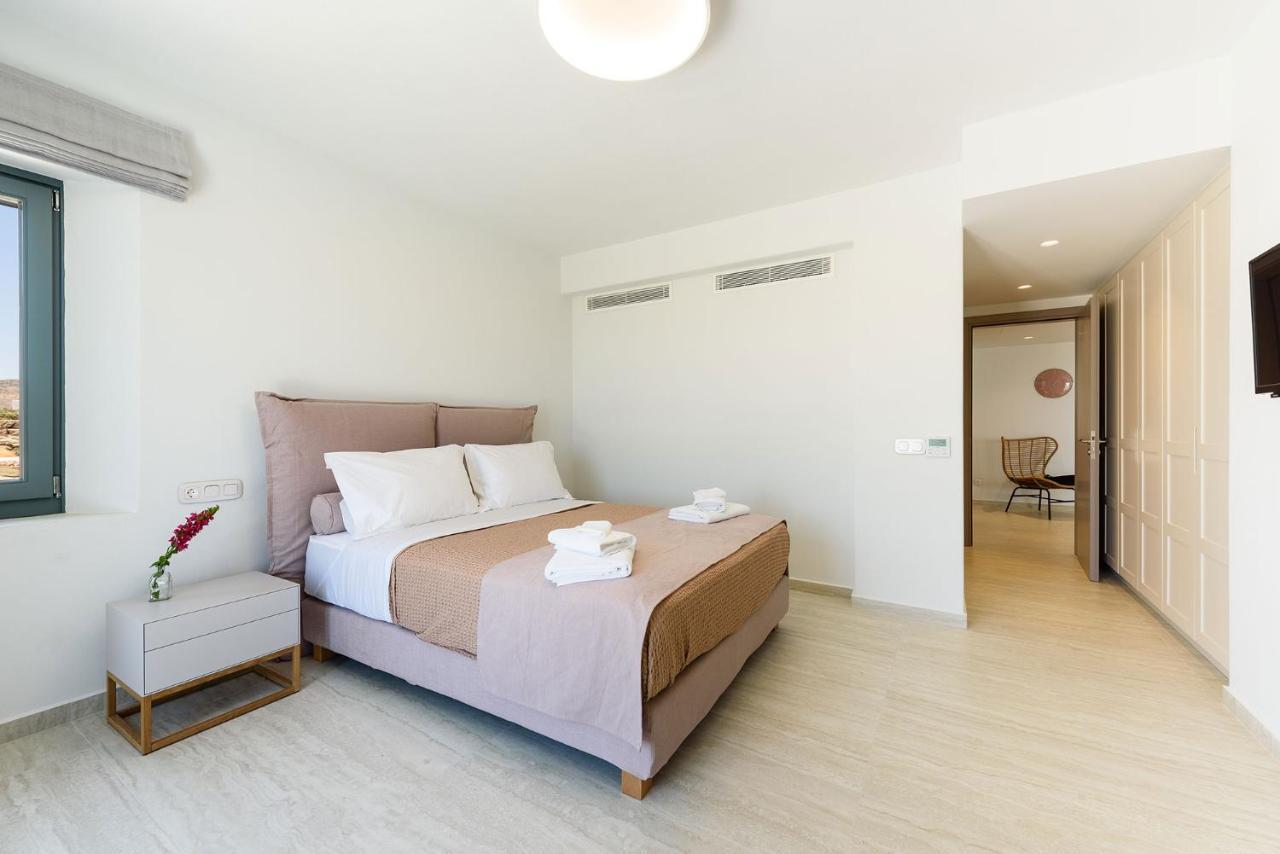 Villa Complex White And Rocks Парос Екстериор снимка
