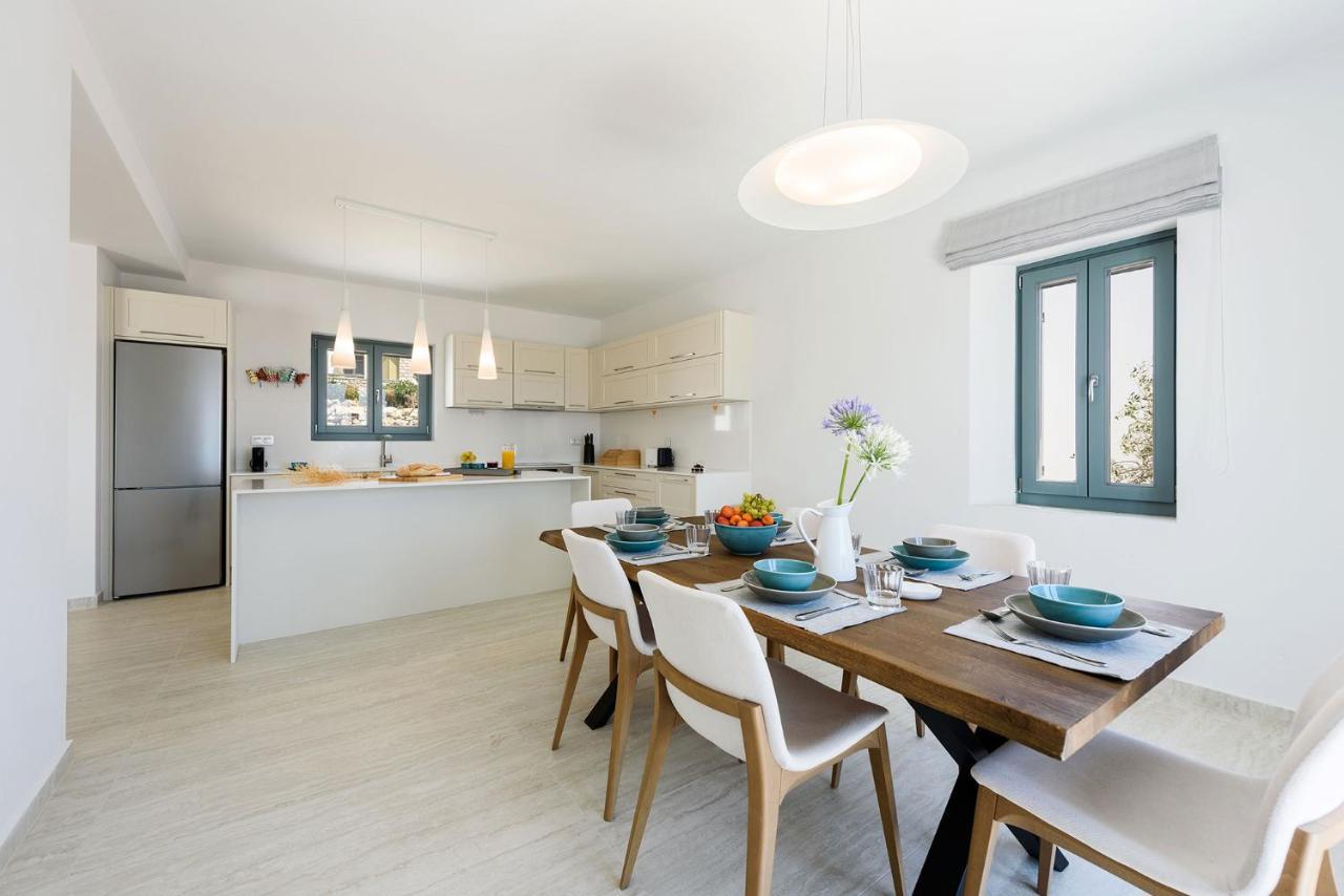 Villa Complex White And Rocks Парос Екстериор снимка