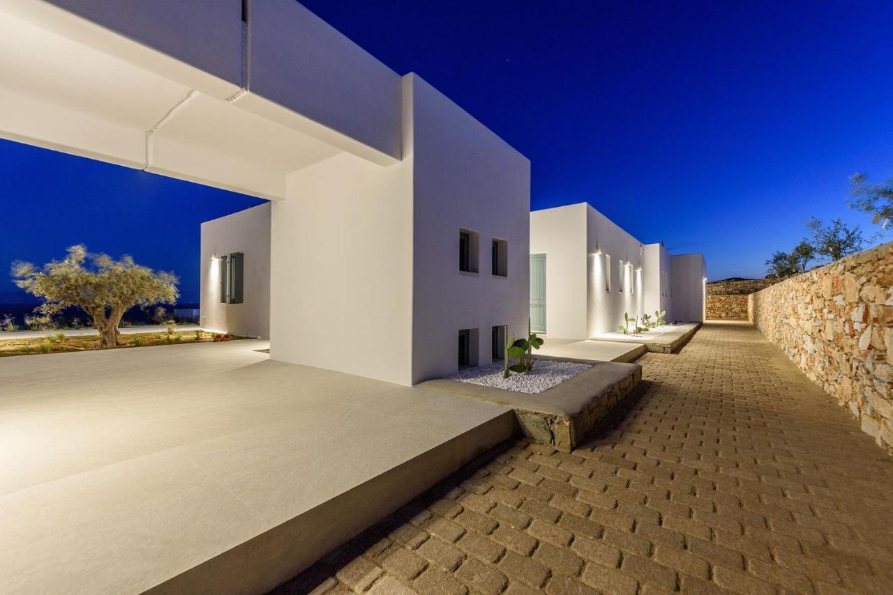 Villa Complex White And Rocks Парос Екстериор снимка