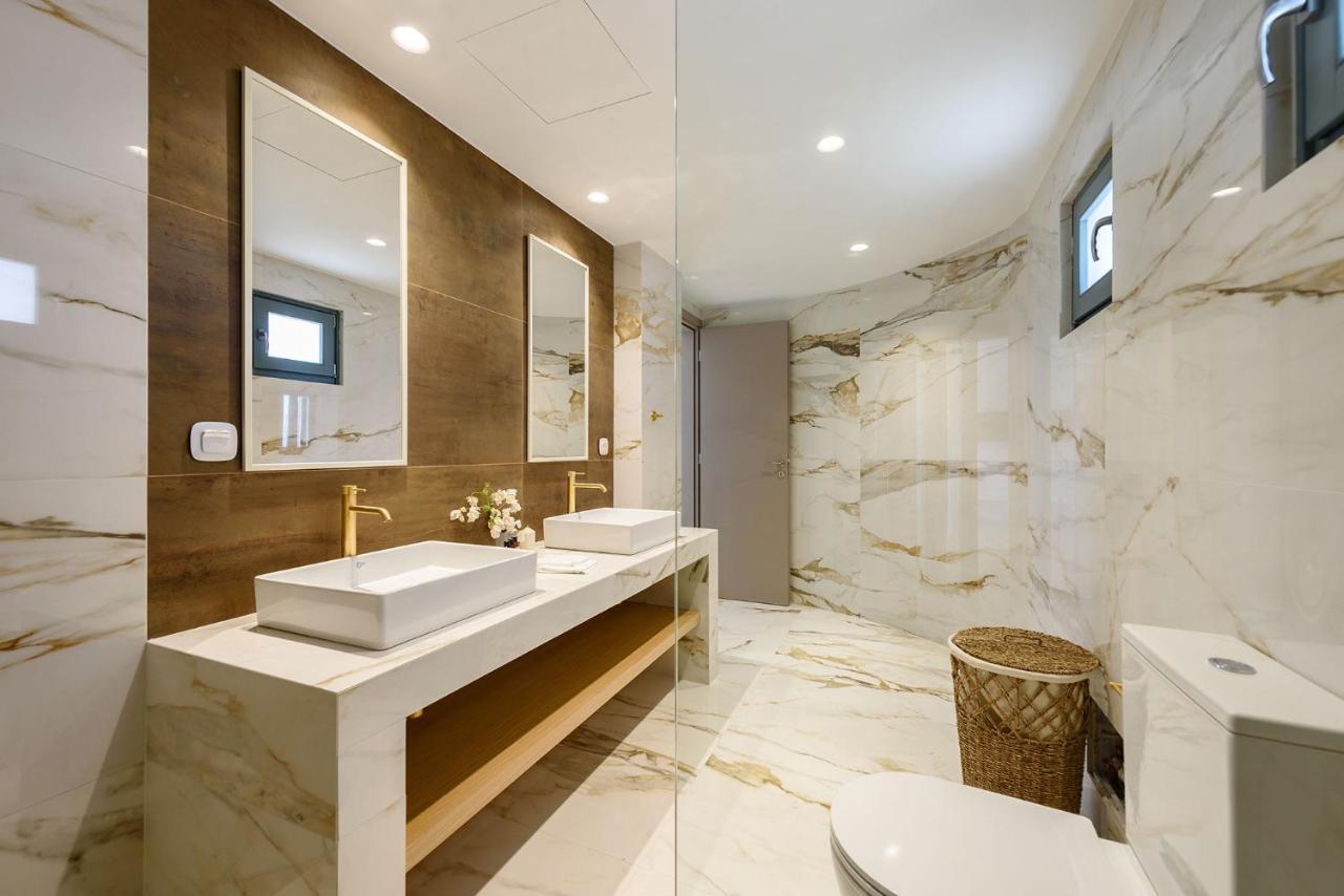 Villa Complex White And Rocks Парос Екстериор снимка