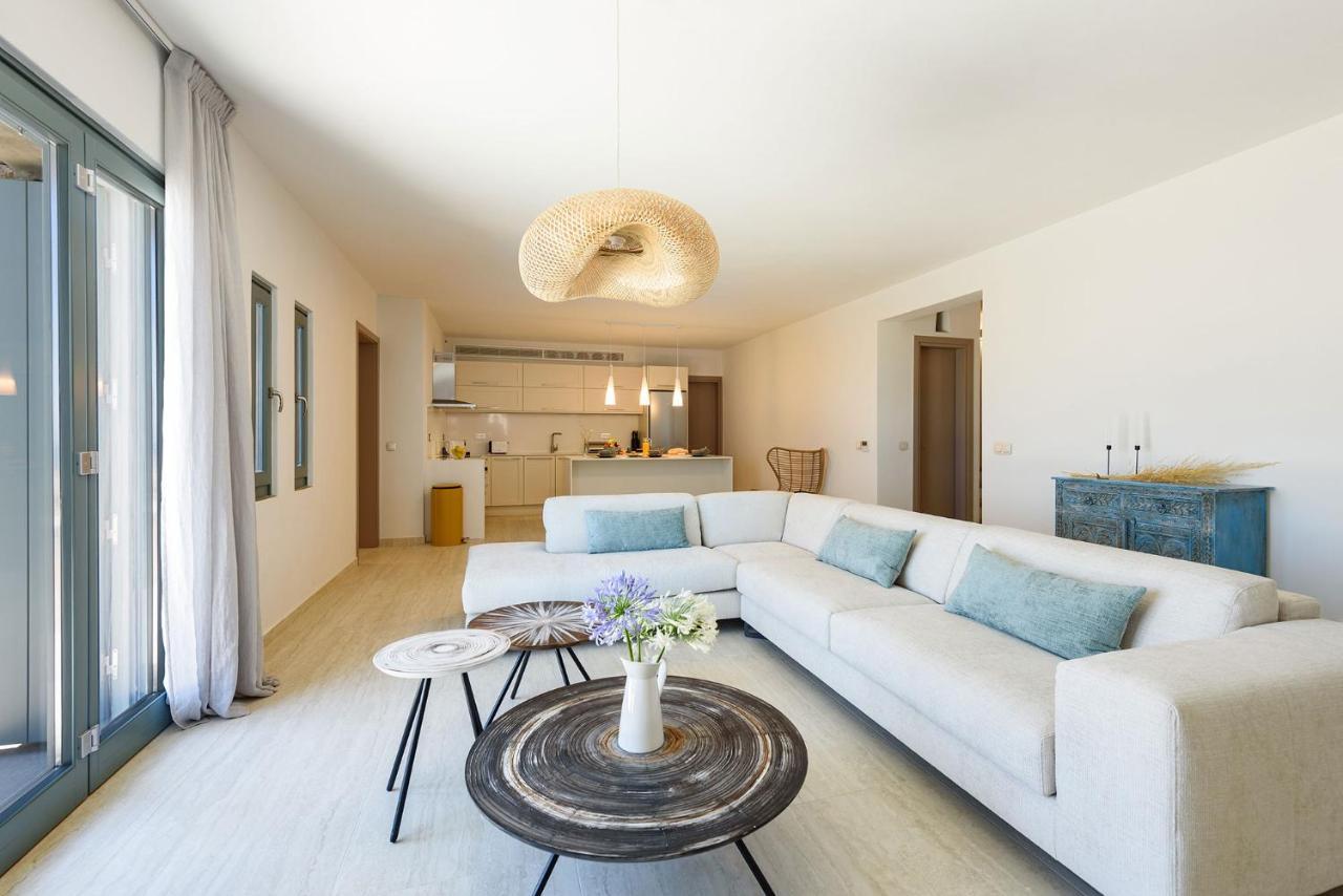 Villa Complex White And Rocks Парос Екстериор снимка