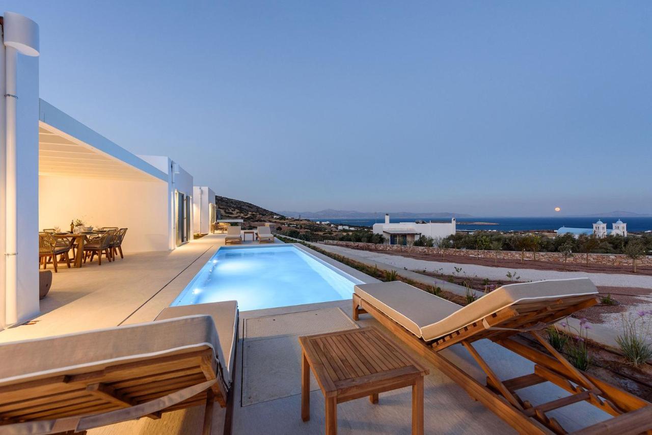 Villa Complex White And Rocks Парос Екстериор снимка