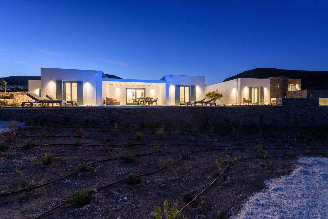 Villa Complex White And Rocks Парос Екстериор снимка